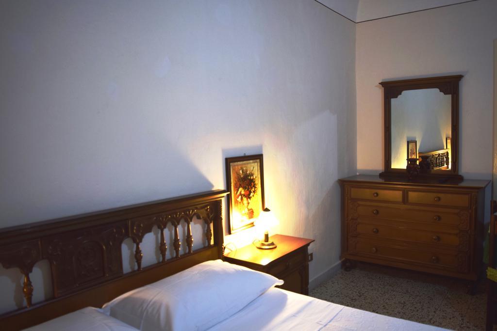 Casa Luigi Sergio - Affitto Breve Apartment Santo Stefano di Camastra Room photo